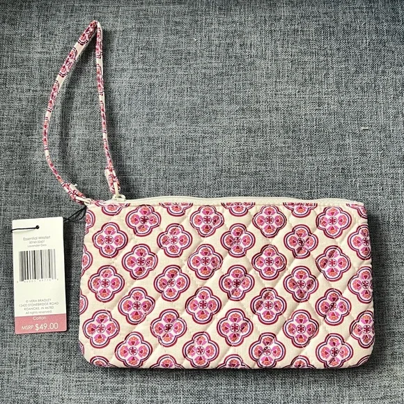 NWT Vera Bradley Lavender Geo Essential Wristlet.  Cotton quilted. - Picture 4 of 9